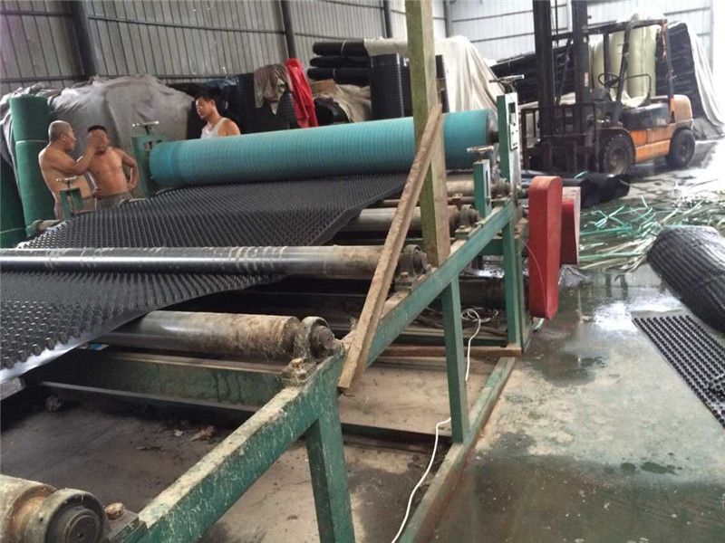 排水板生产设备07